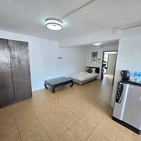Happy 99 Guest House Patong Exterior photo