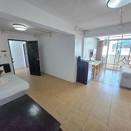 Happy 99 Guest House Patong Exterior photo