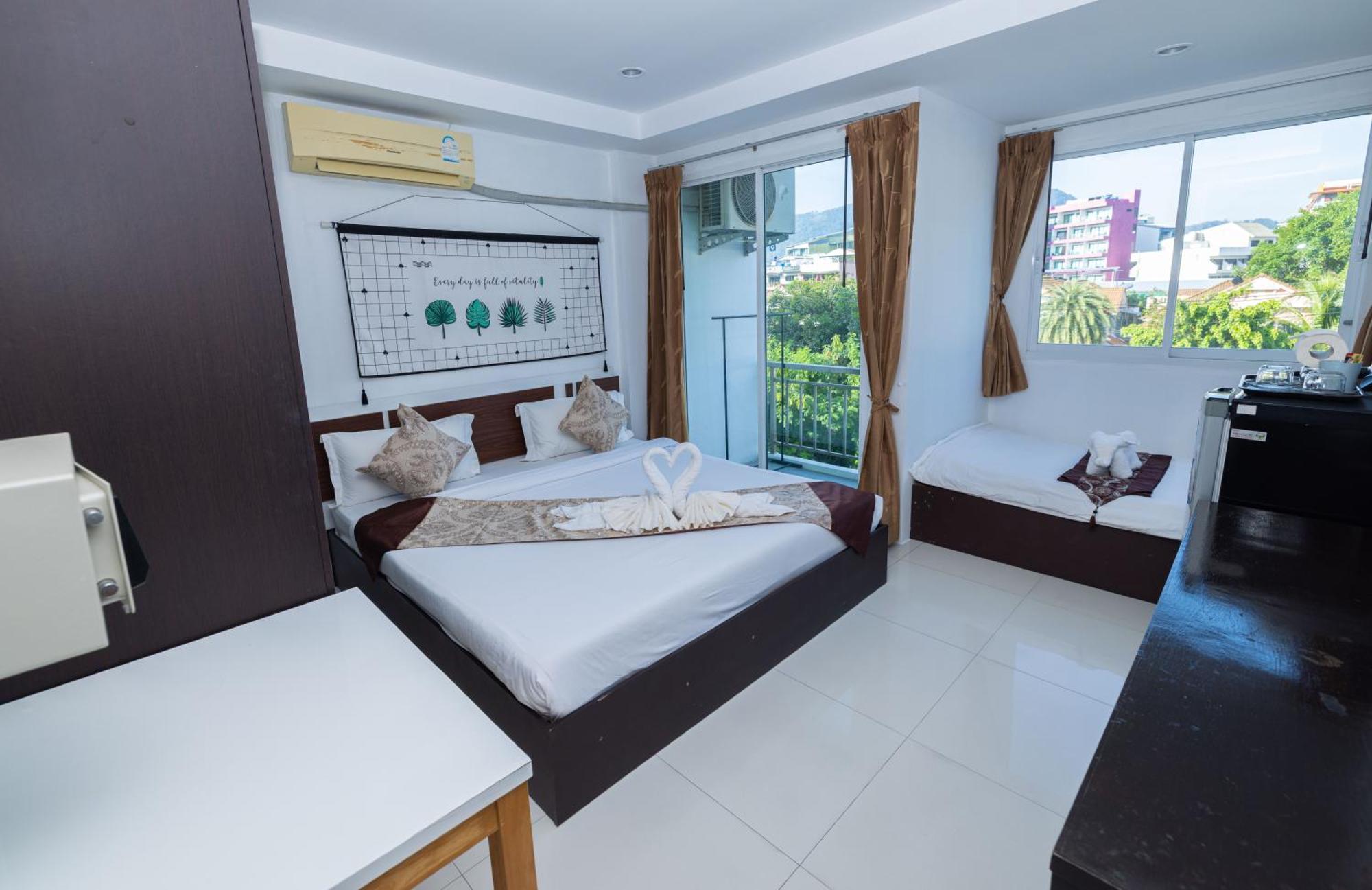 Happy 99 Guest House Patong Exterior photo