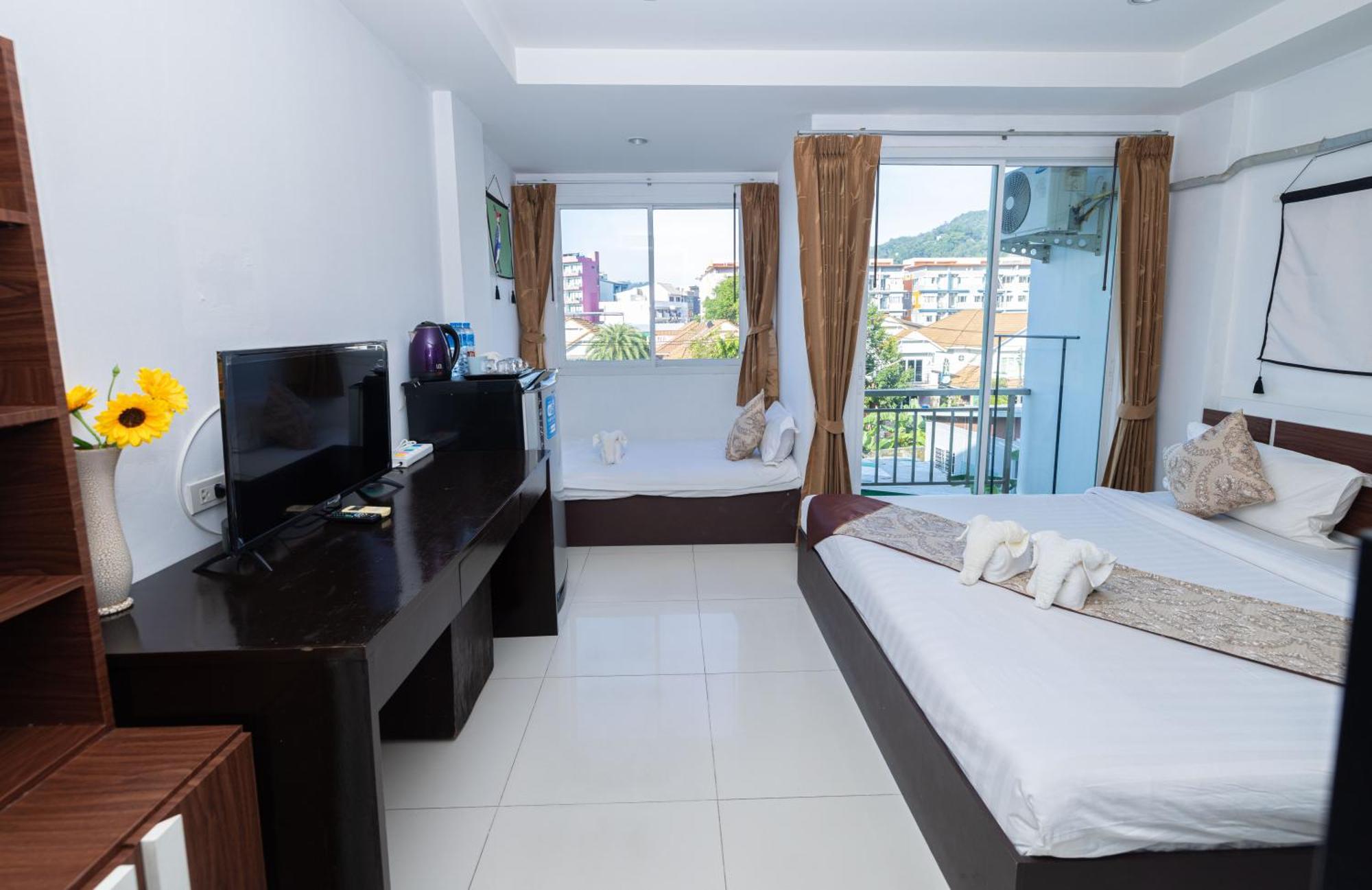 Happy 99 Guest House Patong Exterior photo