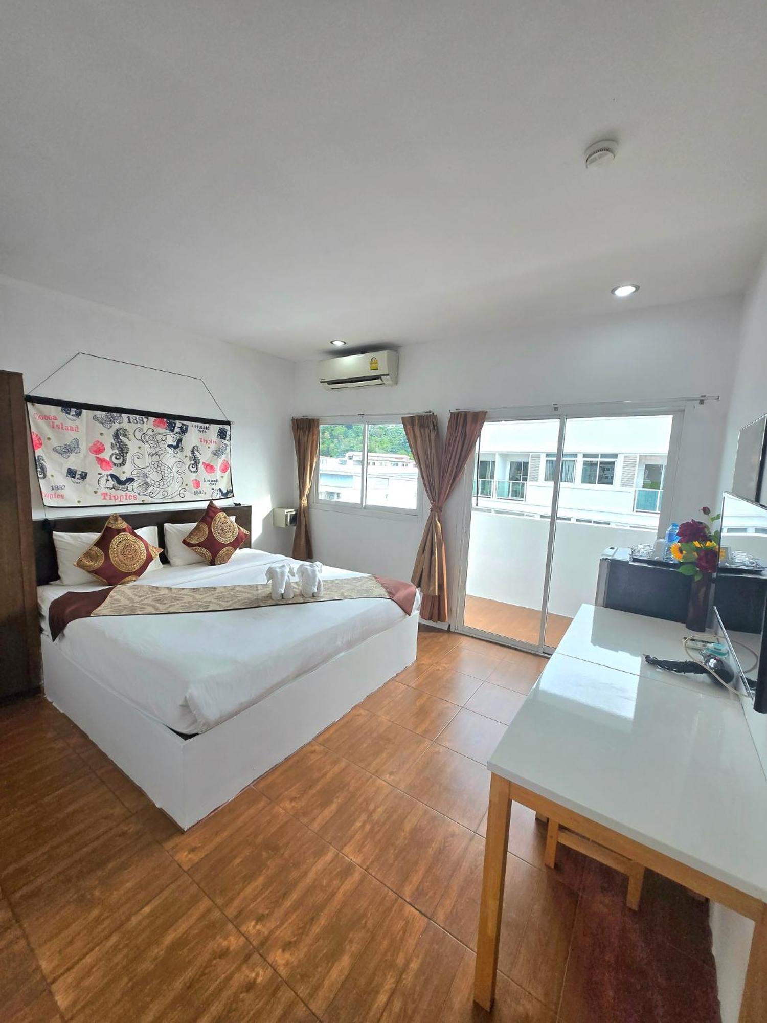Happy 99 Guest House Patong Exterior photo