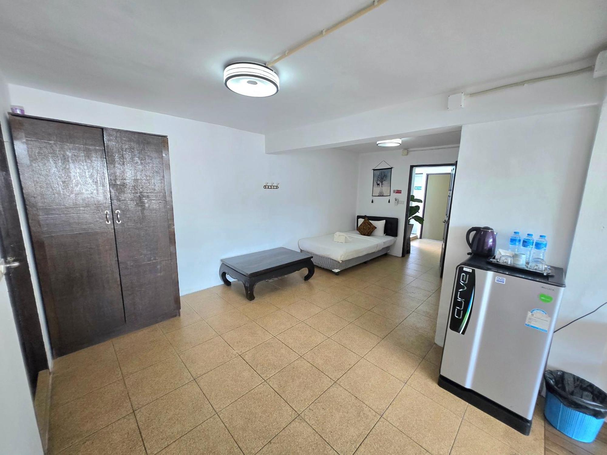 Happy 99 Guest House Patong Exterior photo