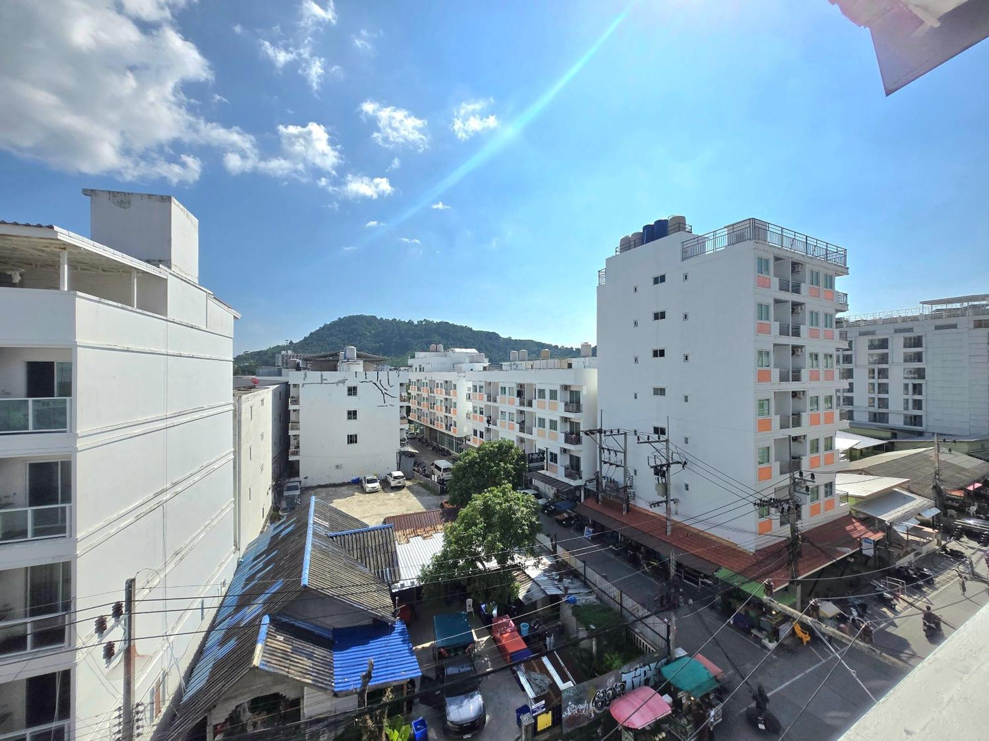 Happy 99 Guest House Patong Exterior photo