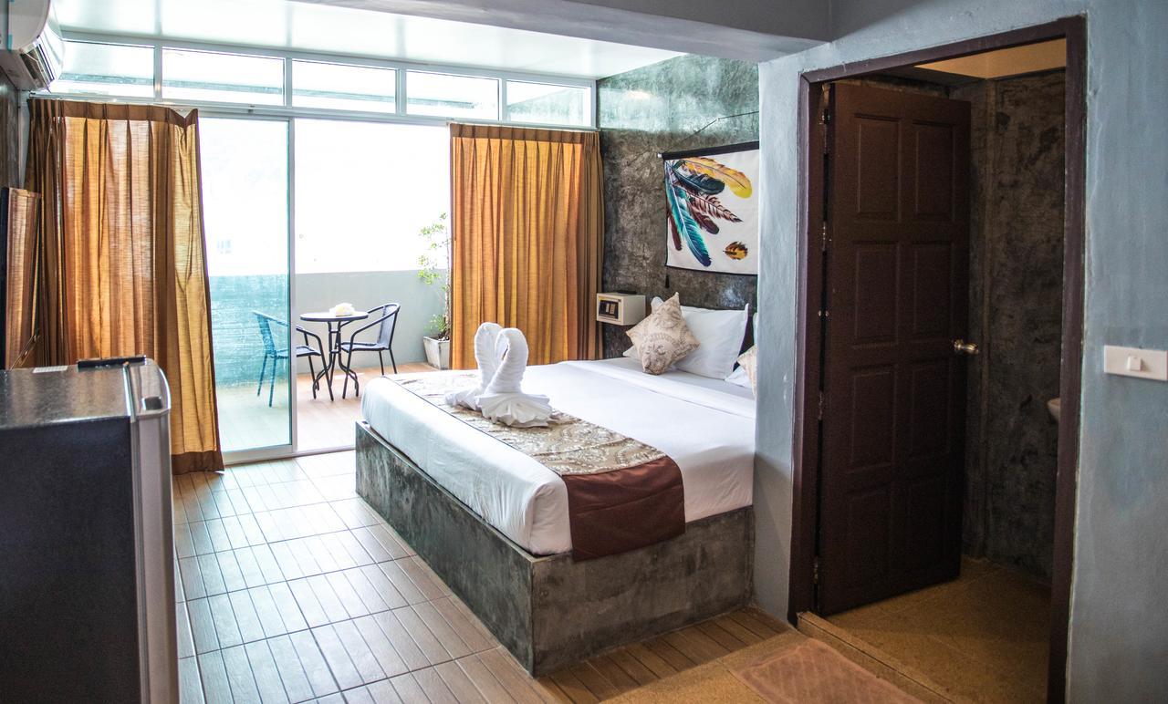Happy 99 Guest House Patong Exterior photo
