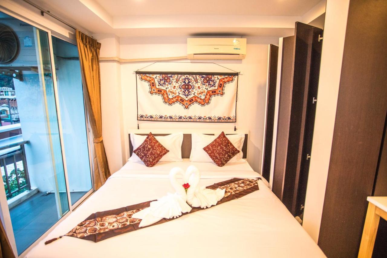 Happy 99 Guest House Patong Exterior photo